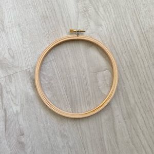 3/$20 DARICE 🍃 6" Wood Embroidery Hoop